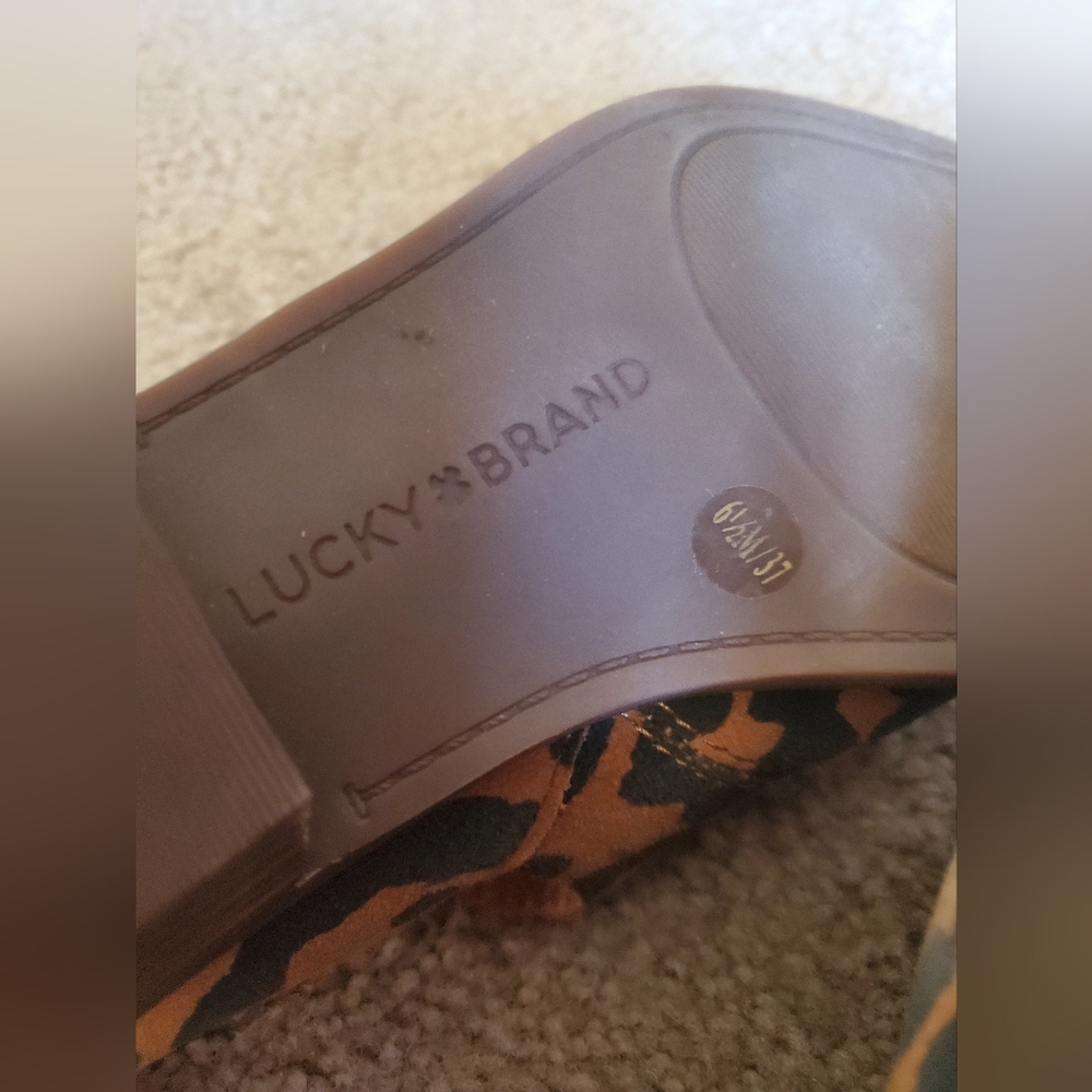 Shoes - Picture 3 of 4